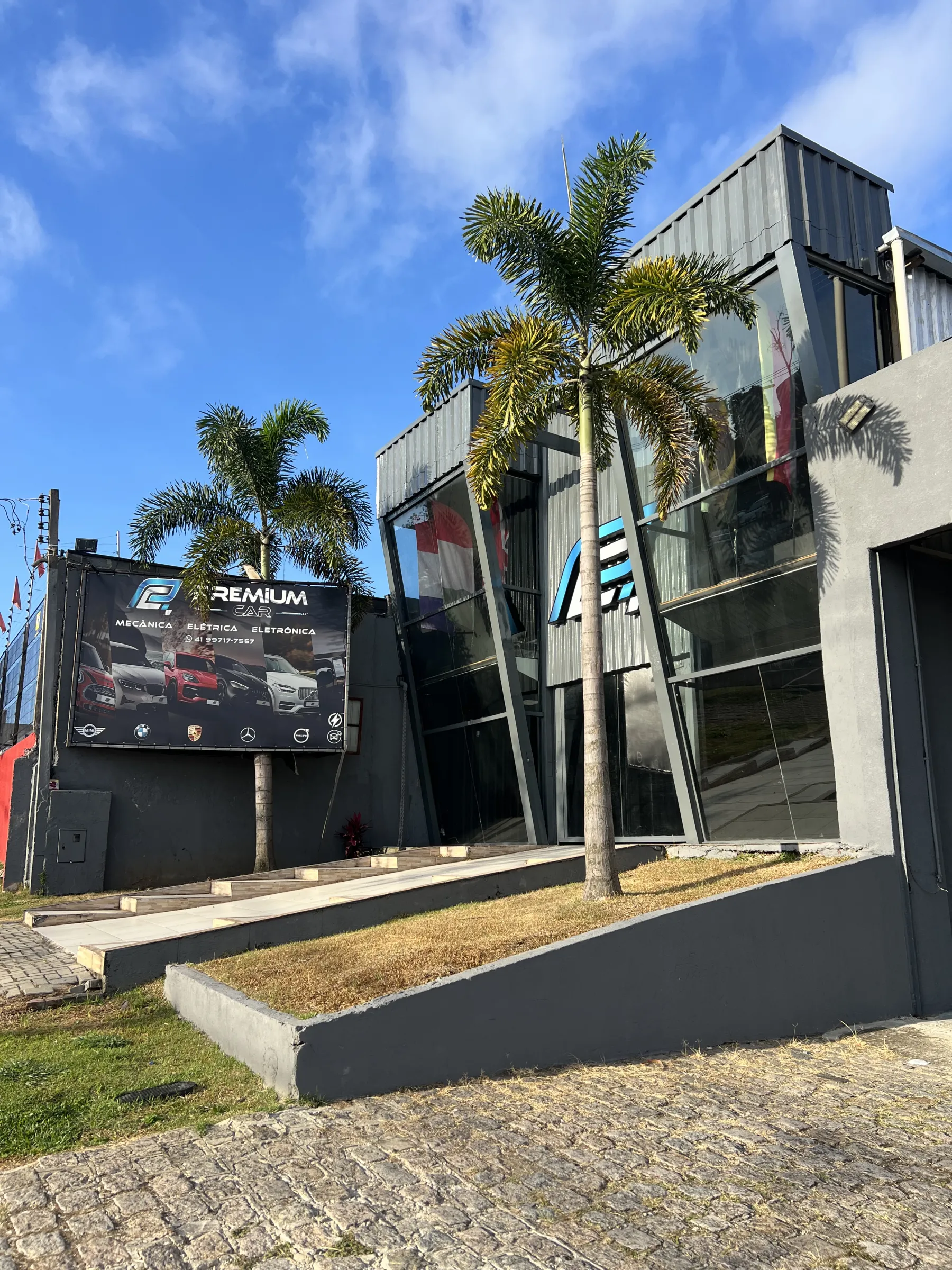 Premium Car Importados — equipe e estrutura